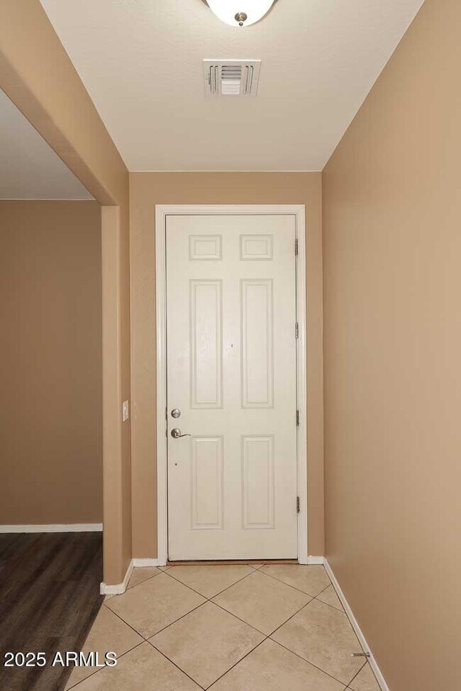 Building Photo - 11020 E Shepperd Ave