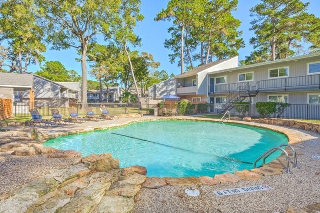 Building Photo - Trailwood Village Apartments