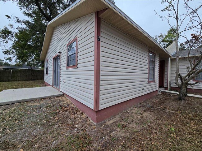 Building Photo - 308 W Crescent Dr