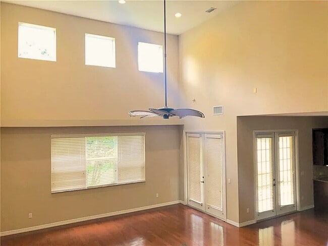 Foto del edificio - 652 Legacy Park Dr