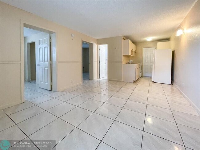 Foto del edificio - 1717 NW 8th Pl