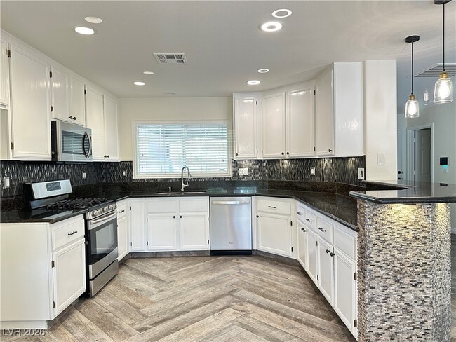 Building Photo - 6545 Cedar Waxwing St