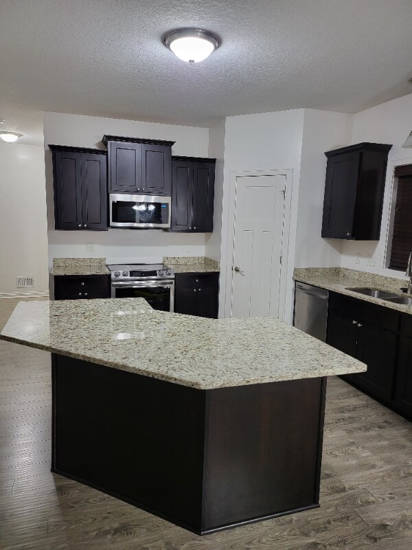 Building Photo - 12418 69th Ln NE