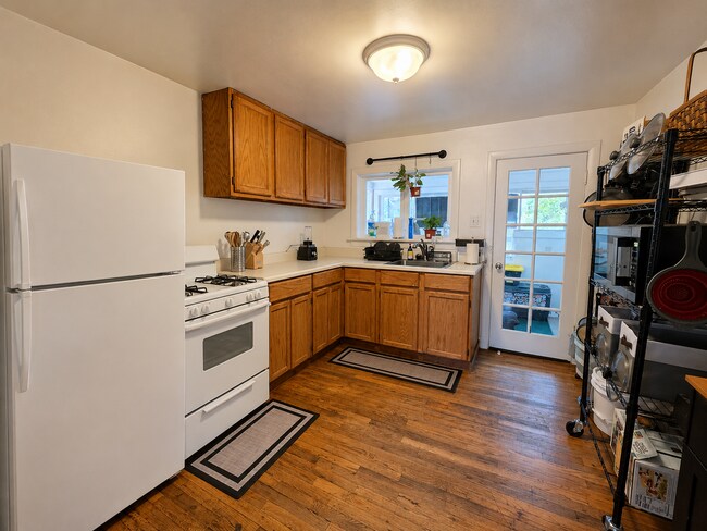 Foto del edificio - 813-825 Lee Ave