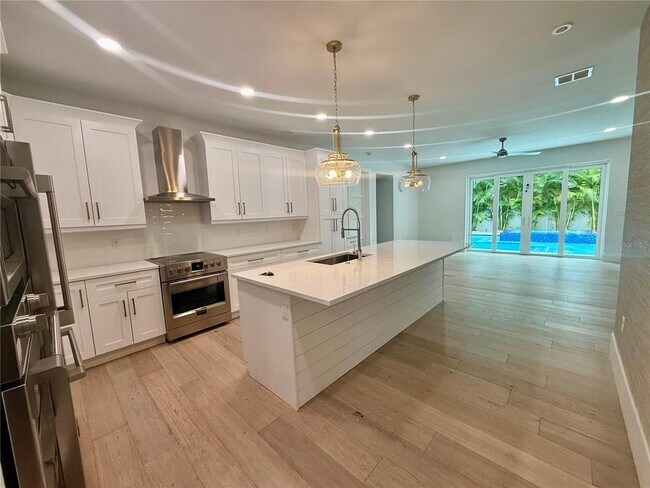 Foto del edificio - 3319 S Osprey Ave