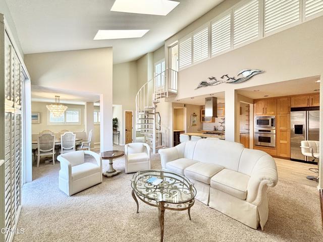 Building Photo - 2231 Martinique Ln