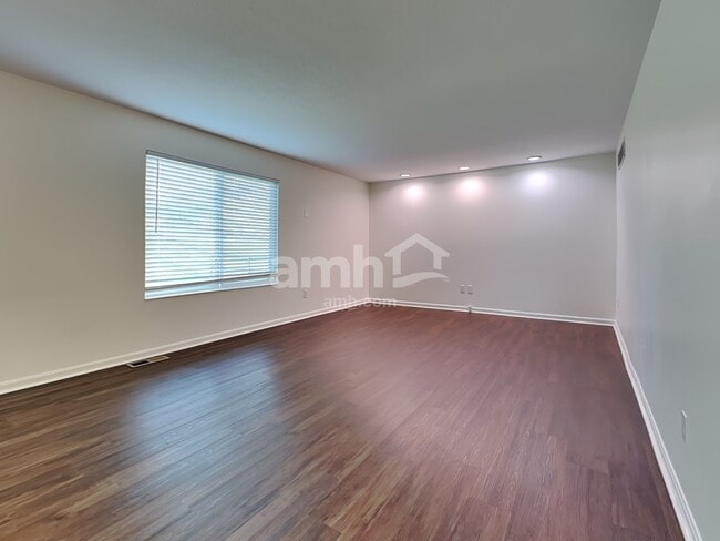 Foto del edificio - 10718 Anna Ln