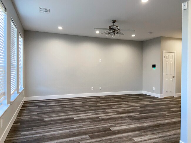 Foto del edificio - 1316 Alder Tree Ln