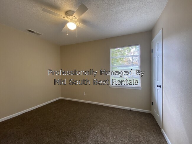 Building Photo - 4383 Beacon Hill Dr