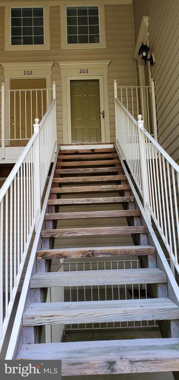 Building Photo - 8202 Catbird Cir