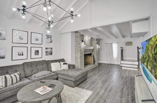 Building Photo - 502 Rambling Dr Cir