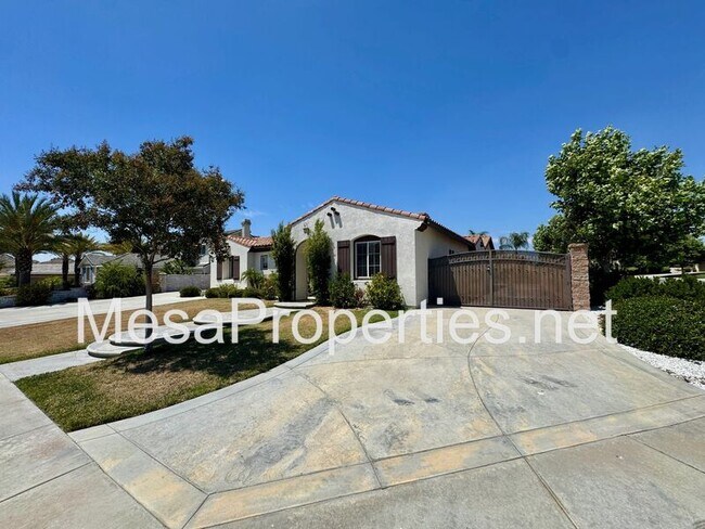 Building Photo - 28610 Strauss Ln