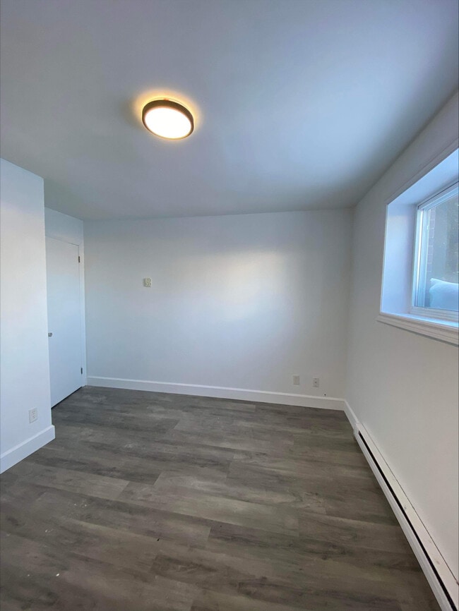 Building Photo - 615 Chalmers Ct