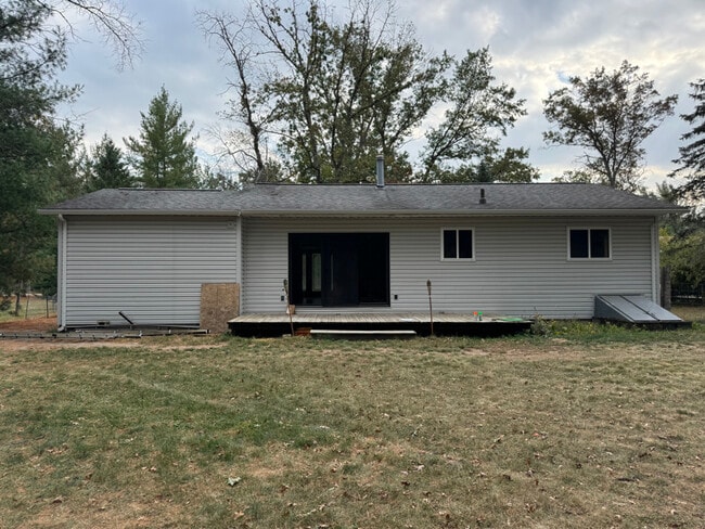 Building Photo - 6280 Blackberry Dr