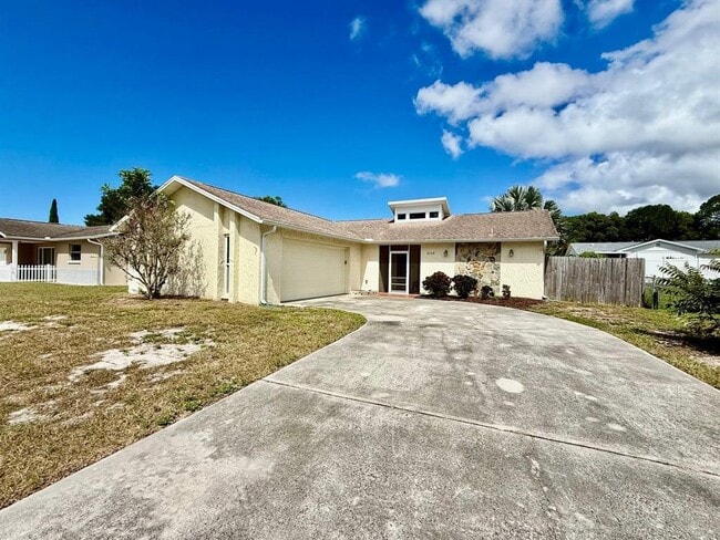 Foto del edificio - 6149 Staunton Dr