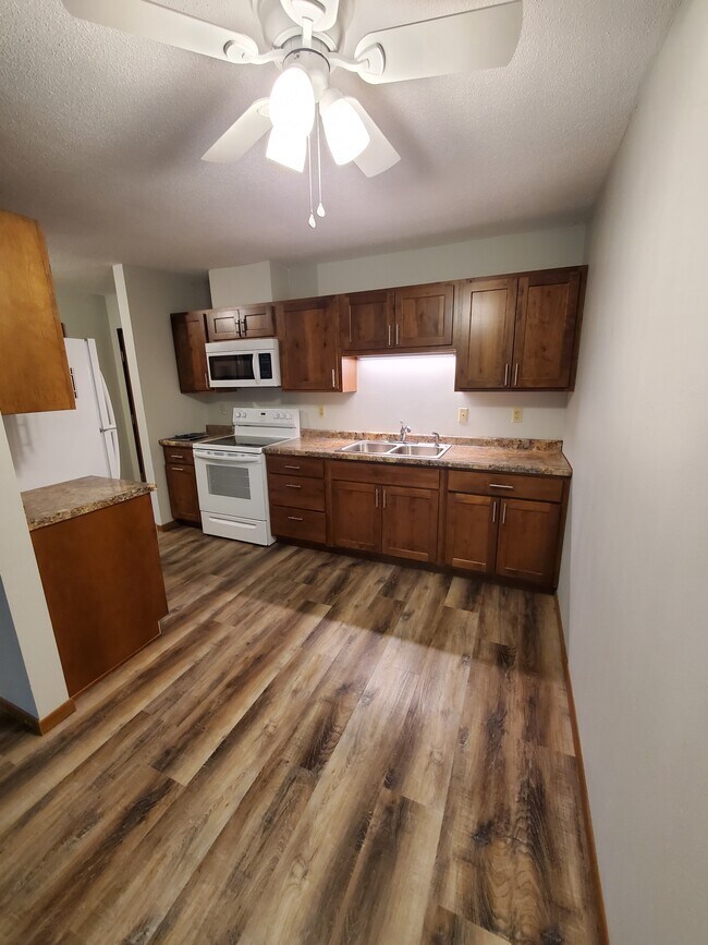 Kitchen - 630 Manila St