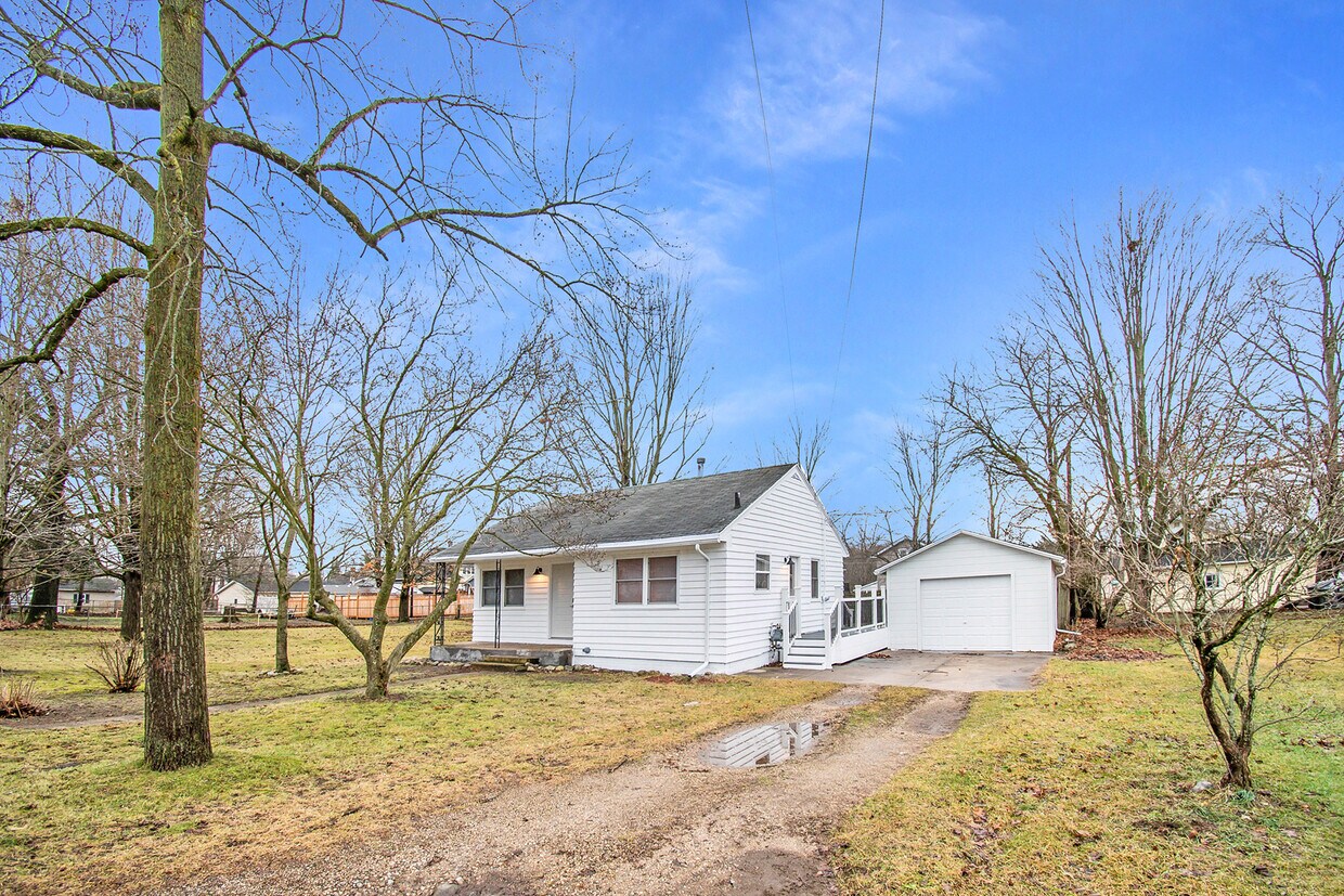 Primary Photo - 206 S Franklin St