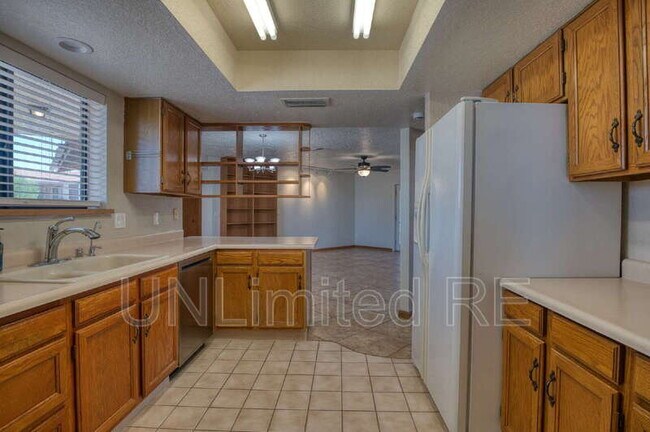 Building Photo - 2512 Cisco Dr S