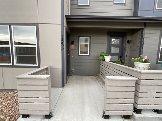 Foto del edificio - 2 Bedroom Townhome Available Near Voyager ...