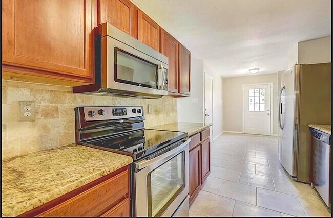 Kitchen - 9226 Millwood Dr