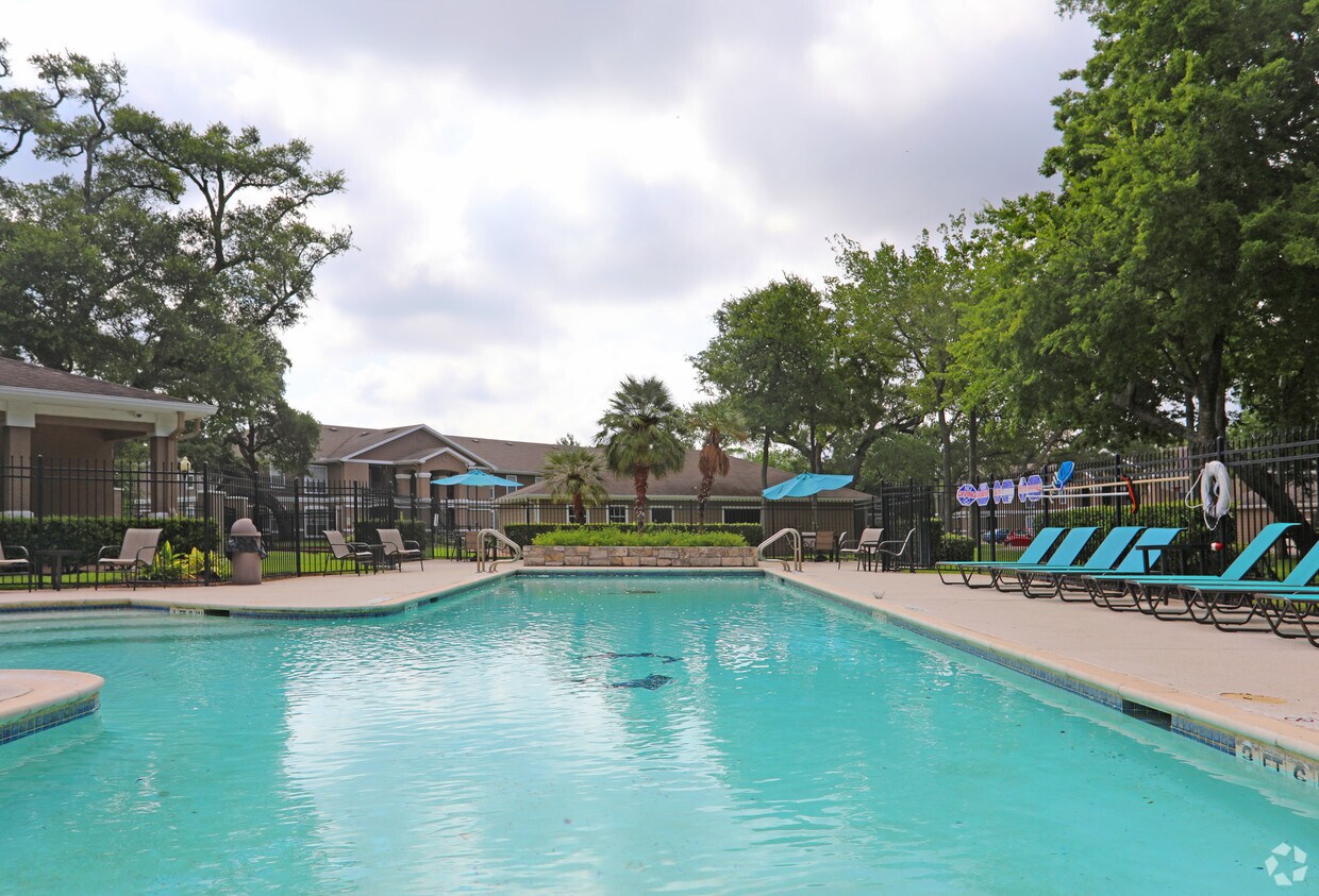 The Gateway at Lake Jackson Apartments Lake Jackson, TX