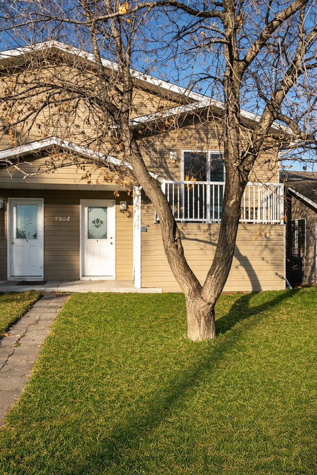 Building Photo - 9804-98099 99 St