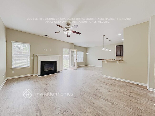 Foto del edificio - 239 Silver Oak Dr