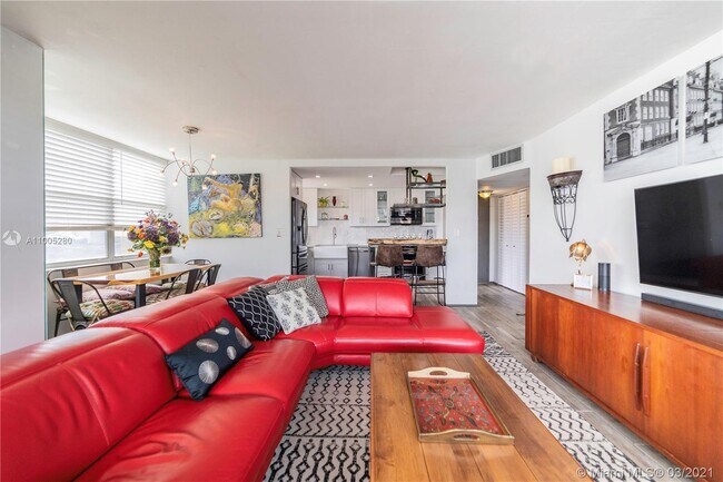 Building Photo - 2741  Taft Street 109 Hollywood Fl 33020