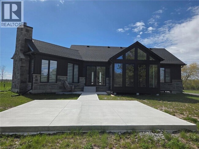 Building Photo - 6756 Nottawasaga Sideroad 33