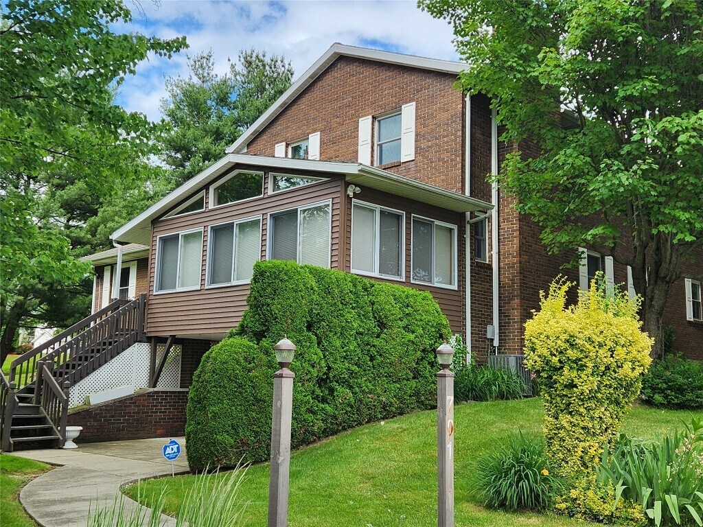 Primary Photo - 701 N Rogers Ave