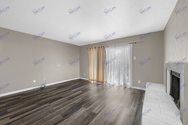 Building Photo - Fantastic 2-Bed 2.5-Bath Las Colinas Condo!