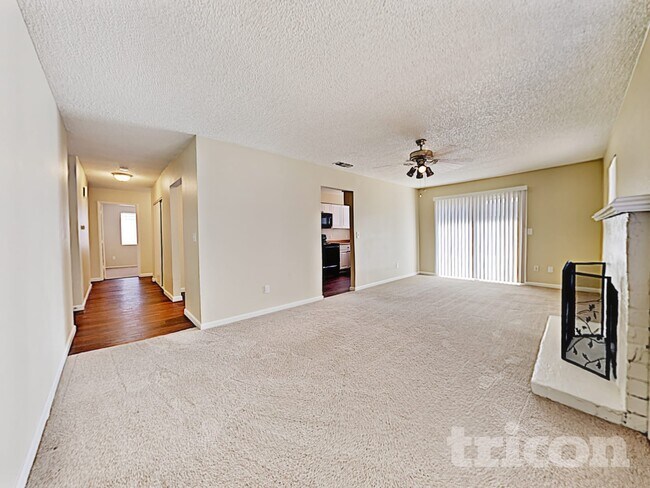 Building Photo - 5294 Acacia Way