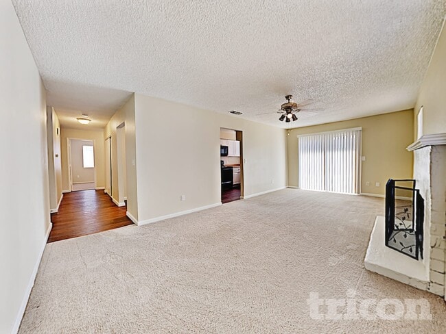 Foto del edificio - 5294 Acacia Way