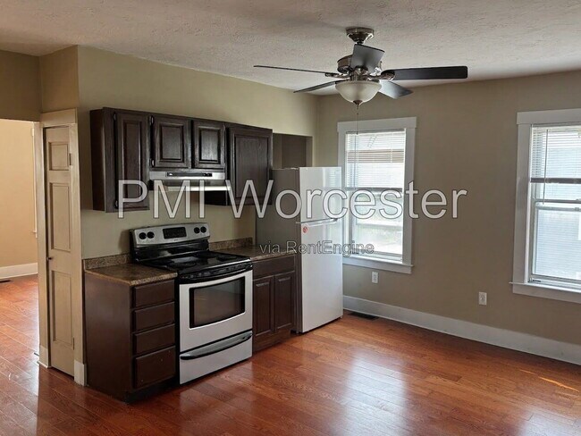 Foto del edificio - 174 Ingleside Ave