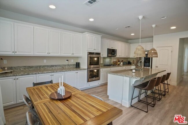 Building Photo - 27336 Ellery Pl
