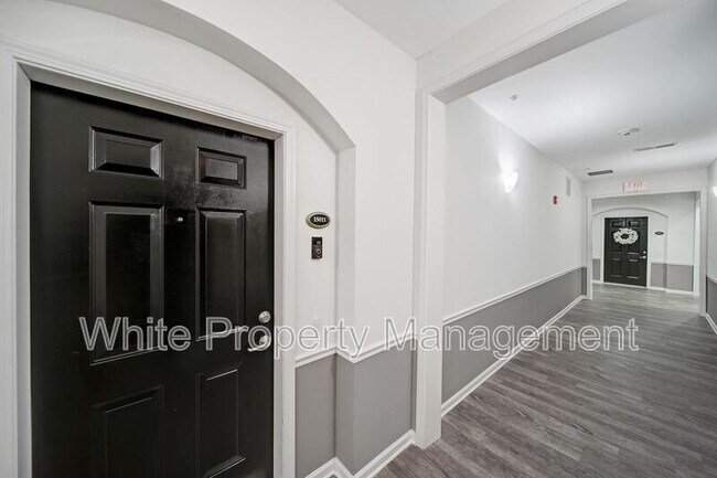 Foto del edificio - 15011 Santa Lucia Dr