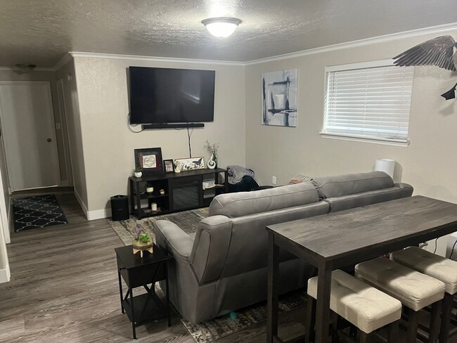 Building Photo - Beautiful American Fork Basement Apartment...