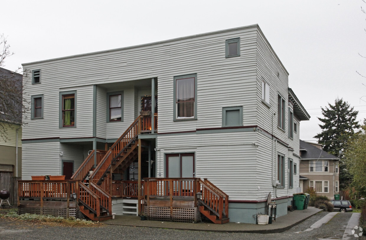 Building Photo - 943 24th Ave