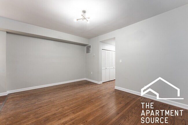 Building Photo - 4725 S Forrestville Ave