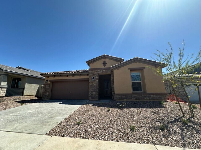 Building Photo - LIKE NEW HOUSE IN VISTANCIA