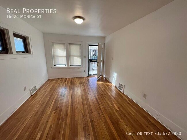 Foto del edificio - 16626 Monica St