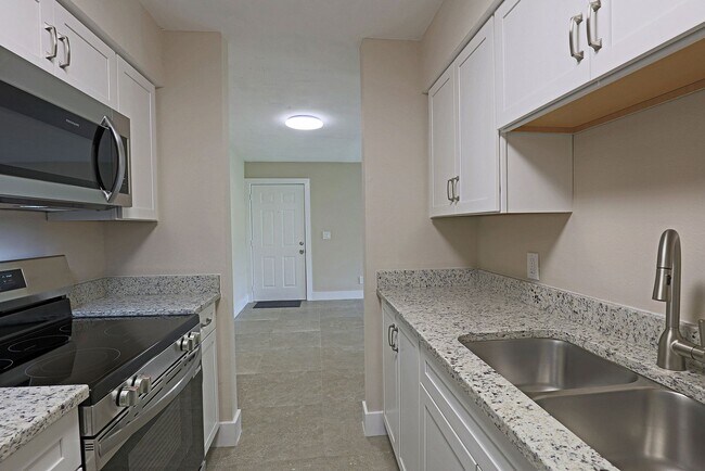 Foto del edificio - 5303 Summerlin Rd
