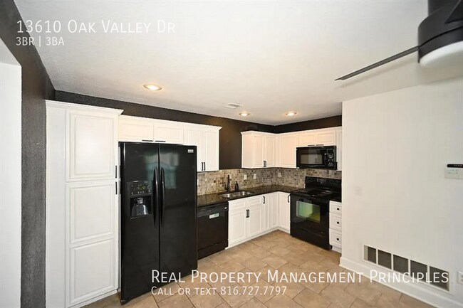 Foto del edificio - 13610 Oak Valley Dr