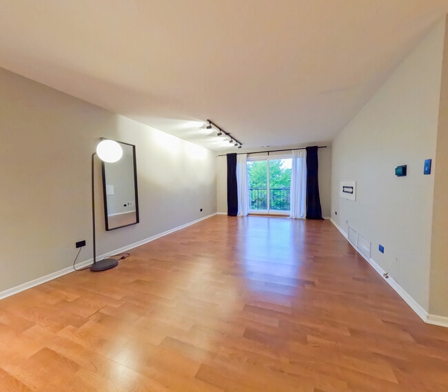 Building Photo - 7502 Farmingdale Dr