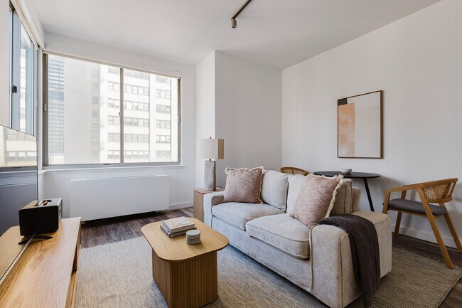 Building Photo - 556 3rd Ave