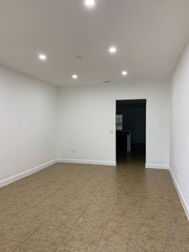 Building Photo - 262/263 - 4121 Mulligan Manor Lane