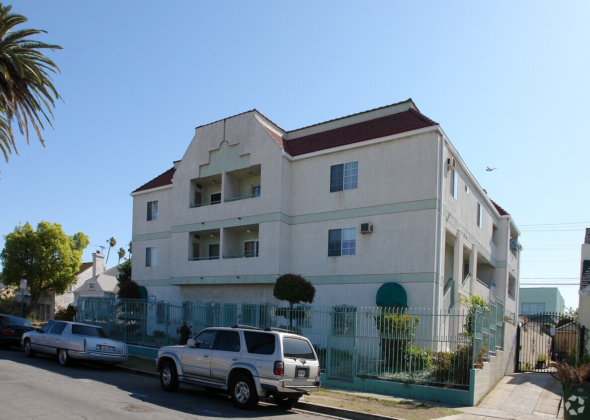 Foto del edificio - 318 N Hobart Blvd