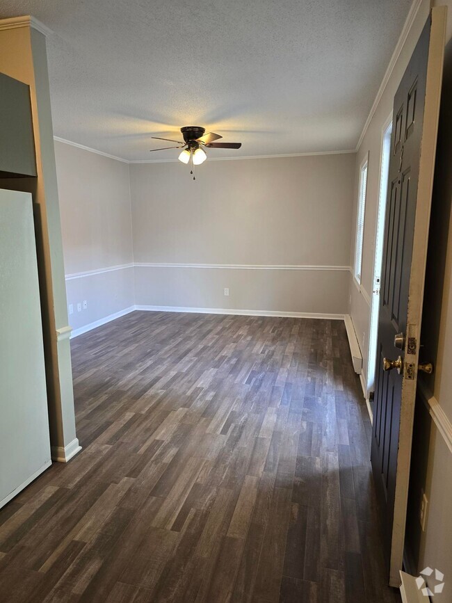 Building Photo - 5730 Hickory Knoll Dr