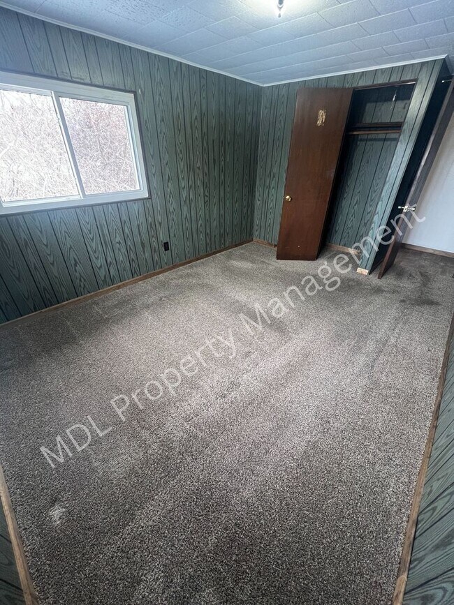 Foto del edificio - 201 Old Kawkawlin Rd