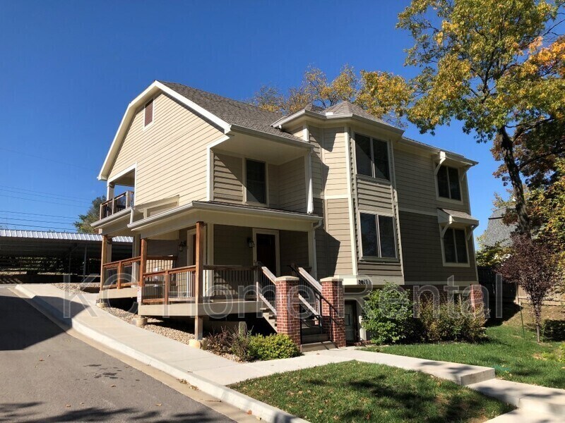 3612 Bell St Unit 3, Kansas City, MO 64111 Condo for Rent in Kansas